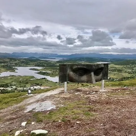 With Panoramic And Trails Outside Сasa de vacaciones